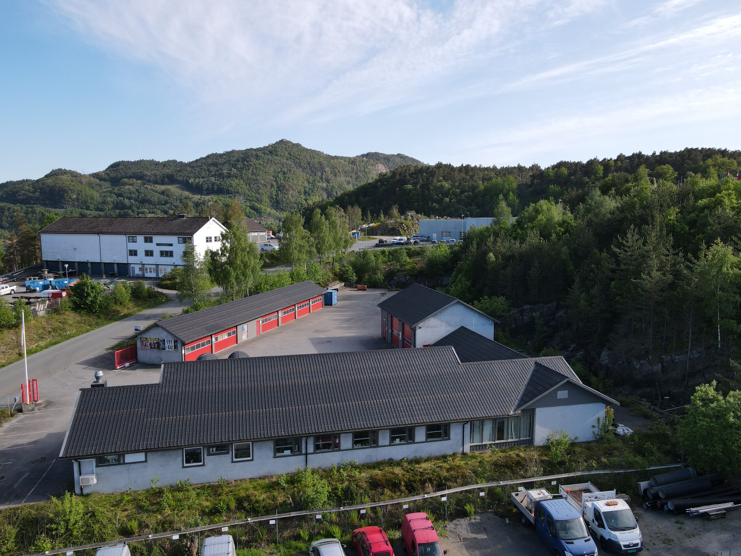 Attraktiv næringseiendom (5.943kvm) med kombinasjonsbygg, 8 utleieenheter og stort uteareal.på Trøngsla - Flekkefjord. – bilde 6
