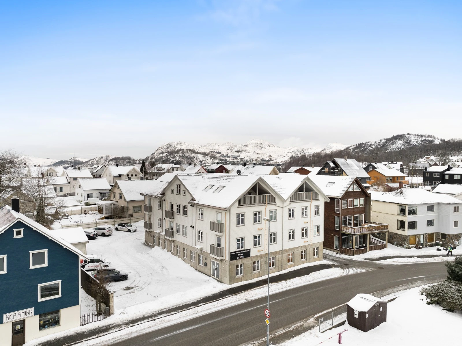 Ålgård - Flott næringslokale på BTA 400 kvm. med 13 cellekontor. Mulig med salg av halve/hele seksjonen – bilde 1