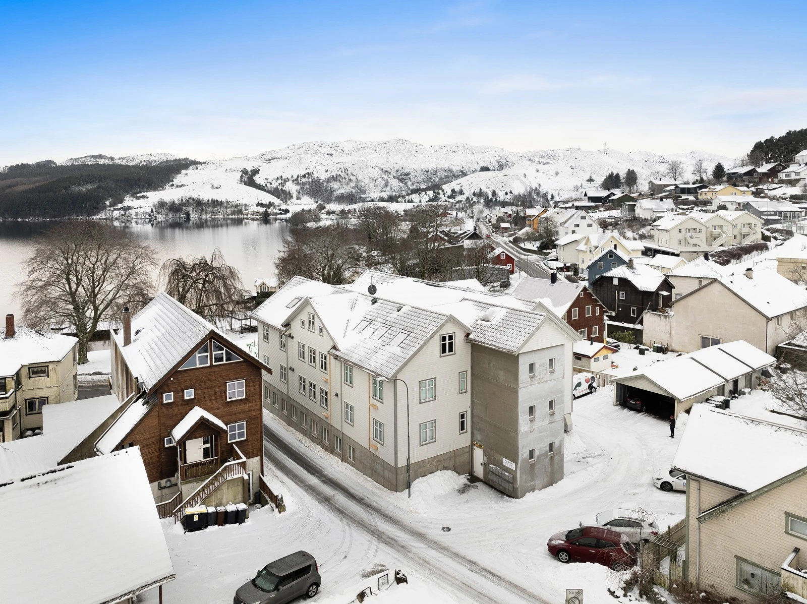 Ålgård - Flott næringslokale på BTA 400 kvm. med 13 cellekontor. Mulig med salg av halve/hele seksjonen – bilde 2