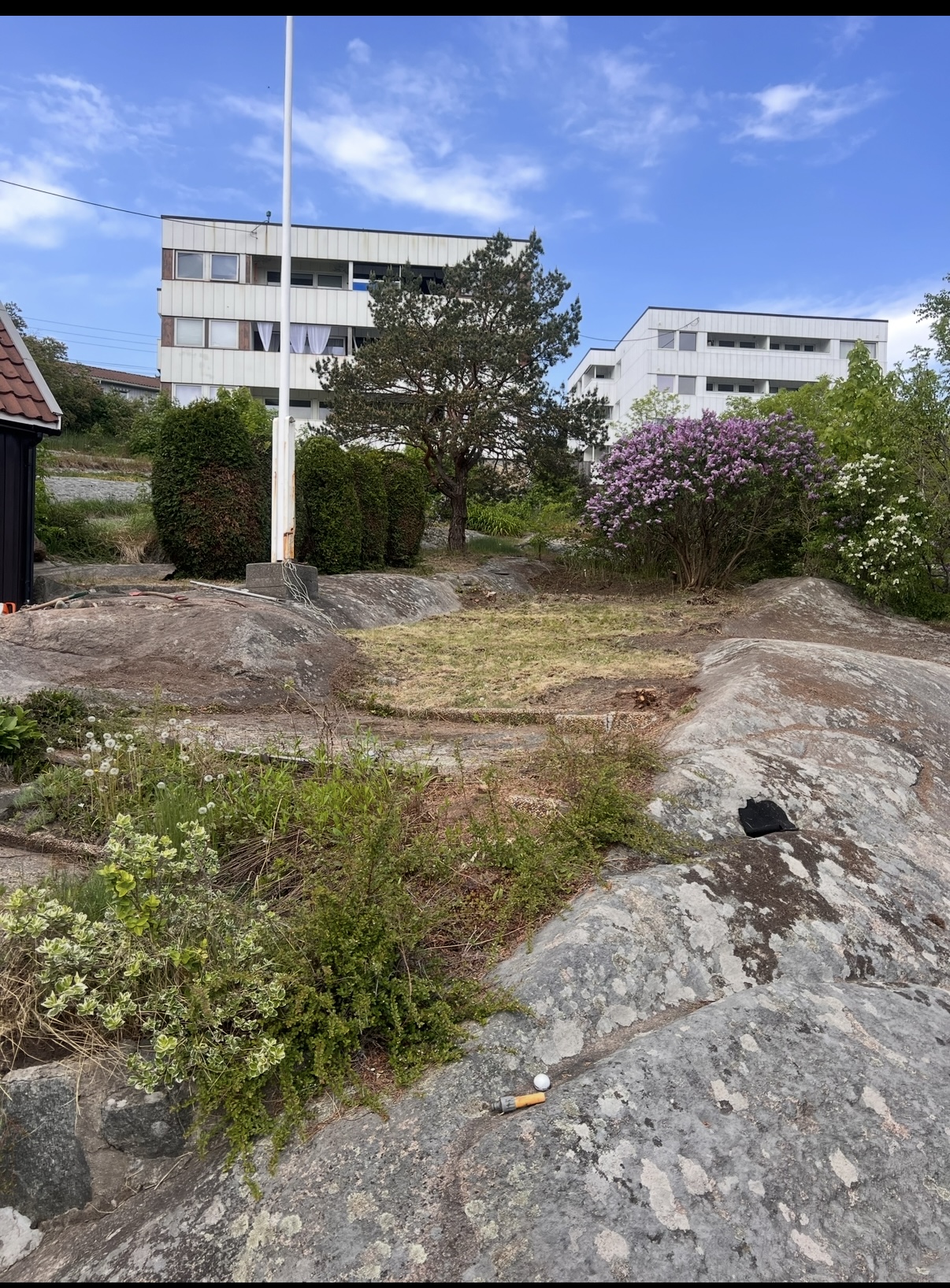 Tomt med sentral beliggenhet og gode utviklingsmuligheter – bilde 3