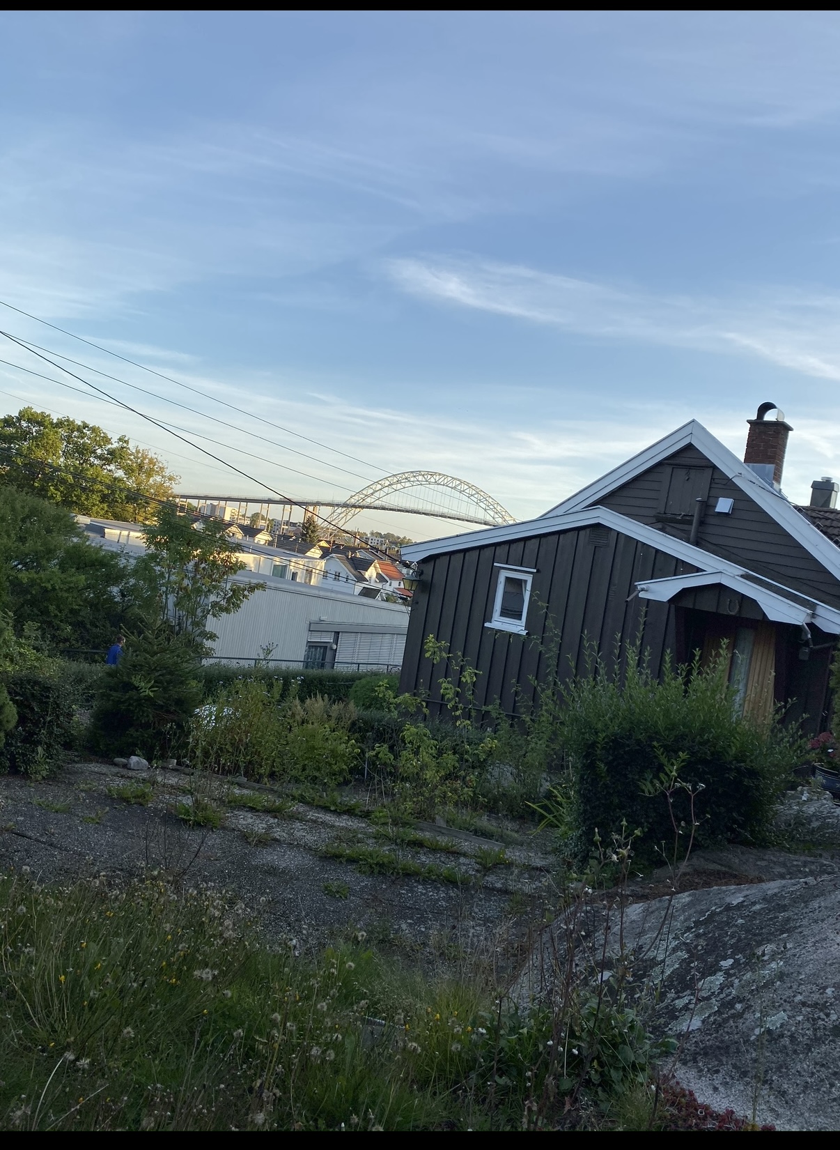 Tomt med sentral beliggenhet og gode utviklingsmuligheter – bilde 4