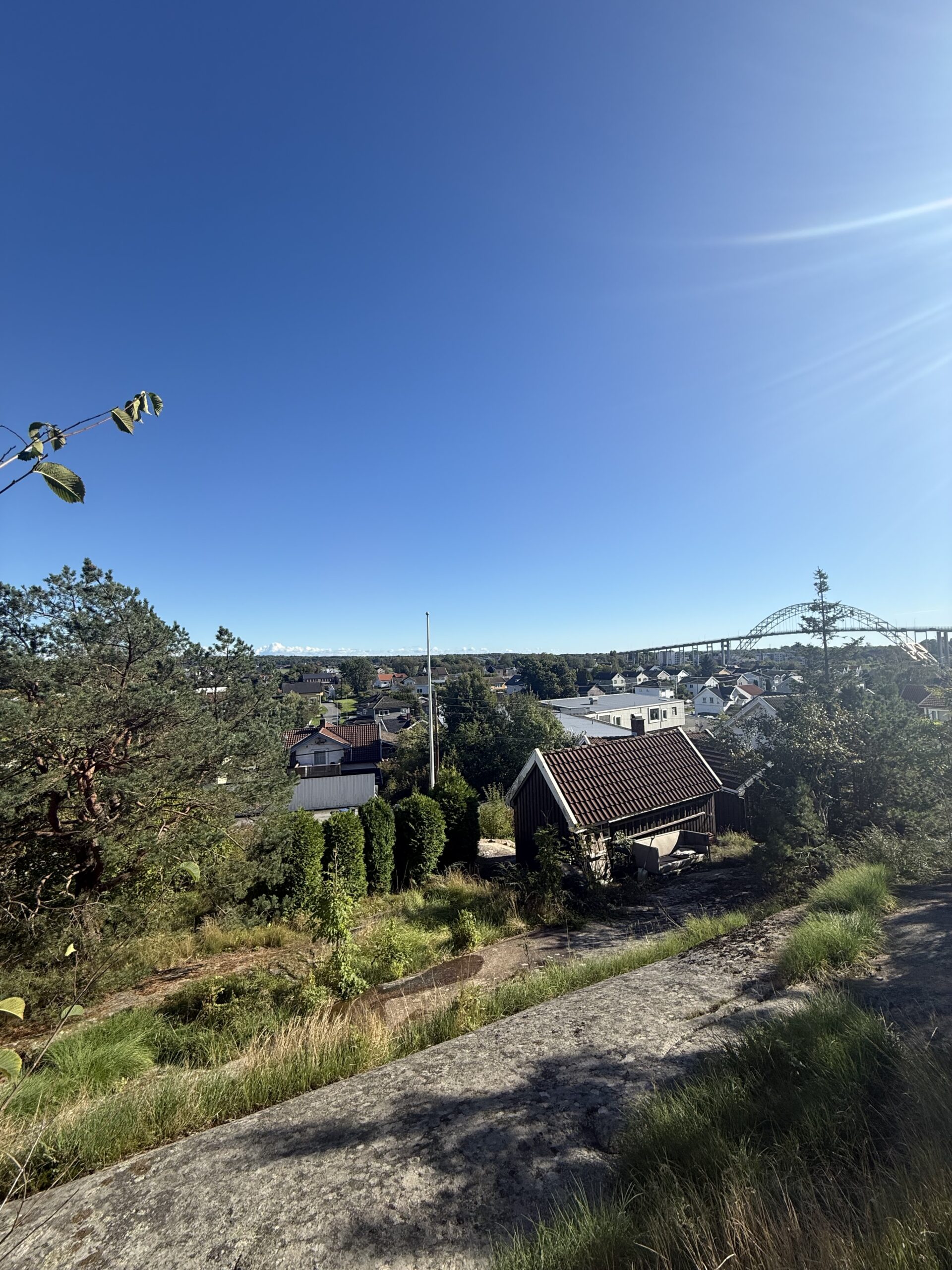 Tomt med sentral beliggenhet og gode utviklingsmuligheter – bilde 7