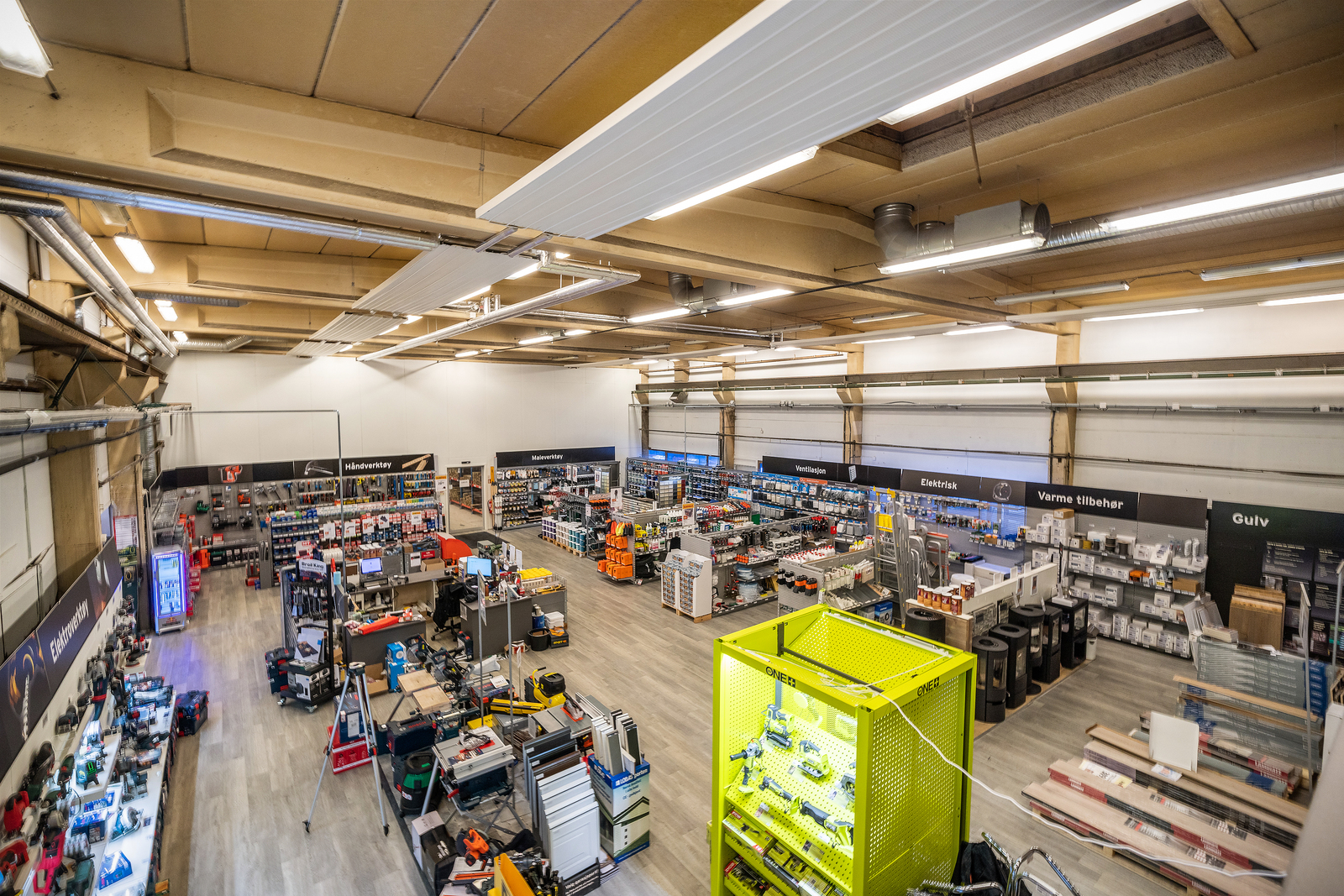 Norheimsund - Moderne kombinasjonsbygg med god eksponering. Utleid til bl.a. Politiet, Domstol, Montér m.m. – bilde 7