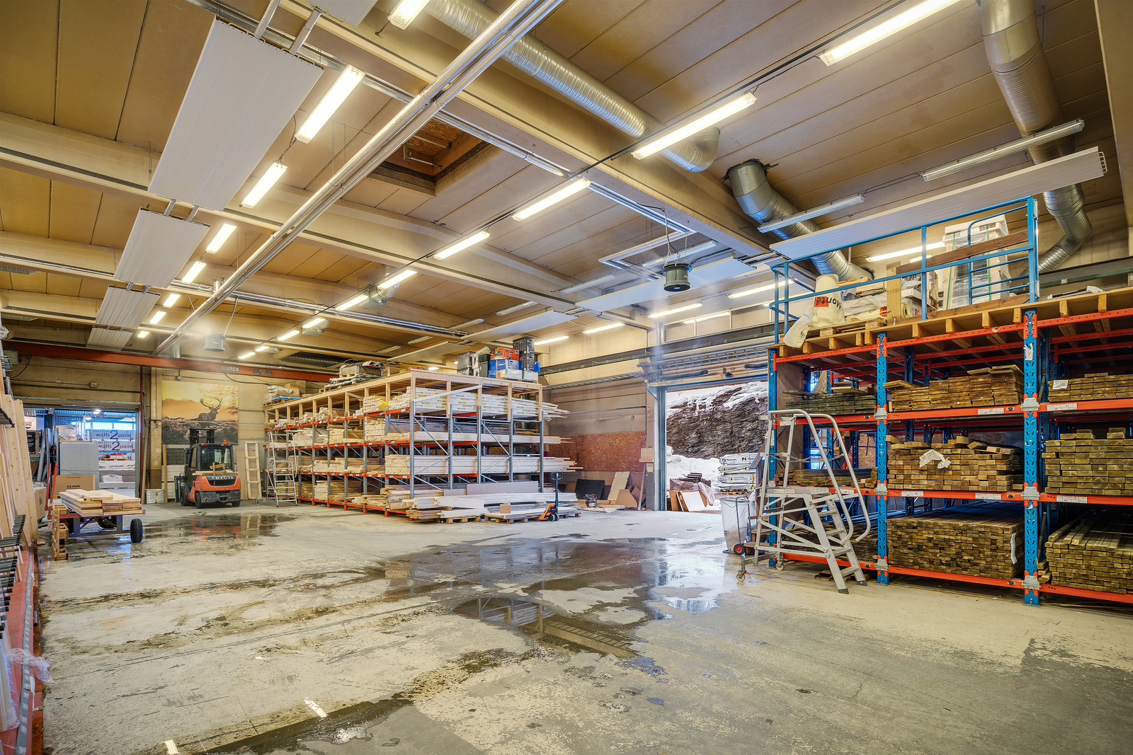 Norheimsund - Moderne kombinasjonsbygg med god eksponering. Utleid til bl.a. Politiet, Domstol, Montér m.m. – bilde 9
