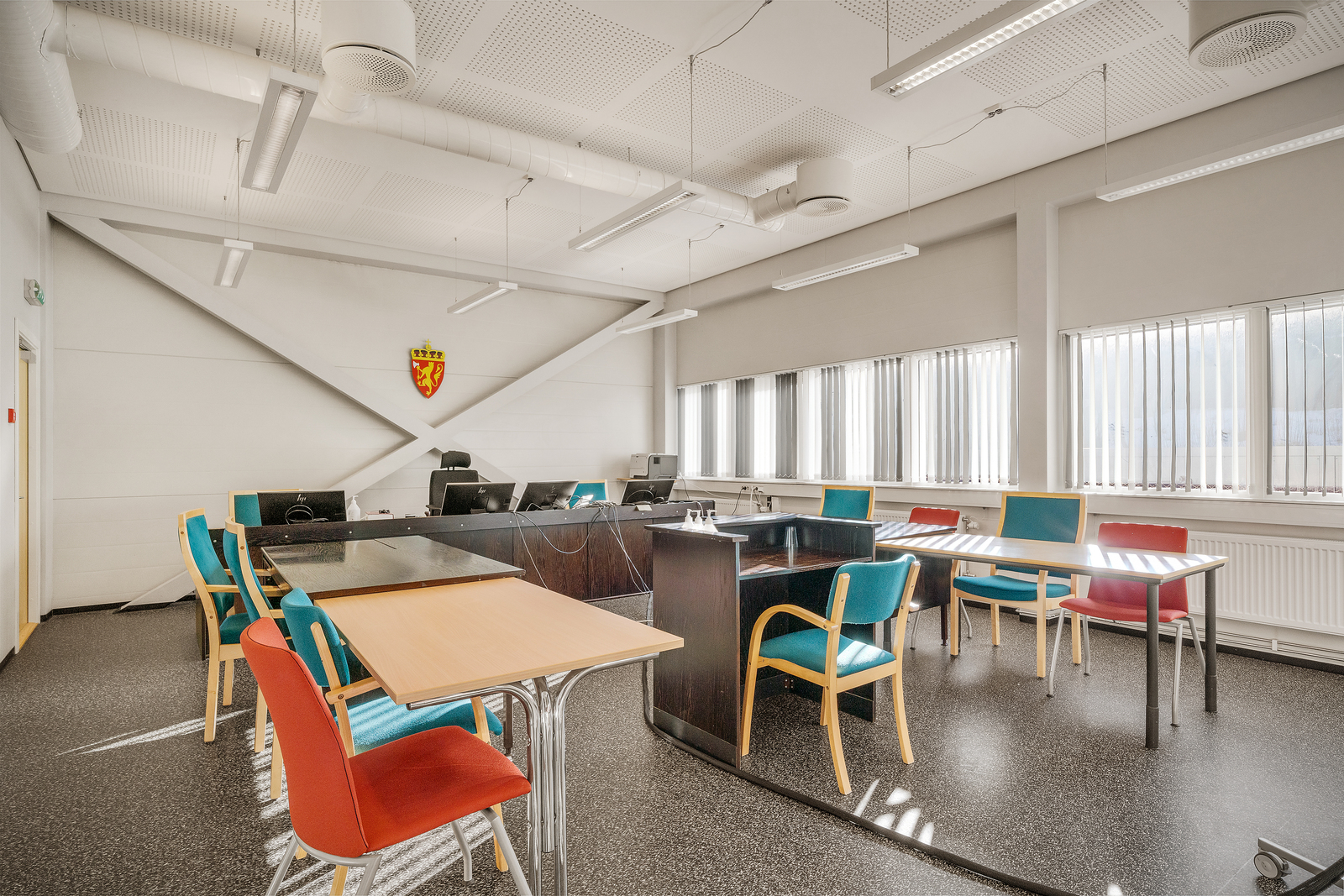 Norheimsund - Moderne kombinasjonsbygg med god eksponering. Utleid til bl.a. Politiet, Domstol, Montér m.m. – bilde 15