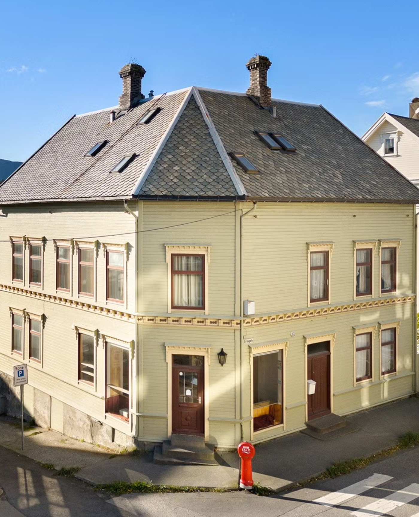 ÅLESUND SENTRUM – FERDIG REGULERT HEL BYGÅRD - 8 LEILIGHETER MED STORT VERDIPOTENSIAL VURDERES SOLGT – bilde 1