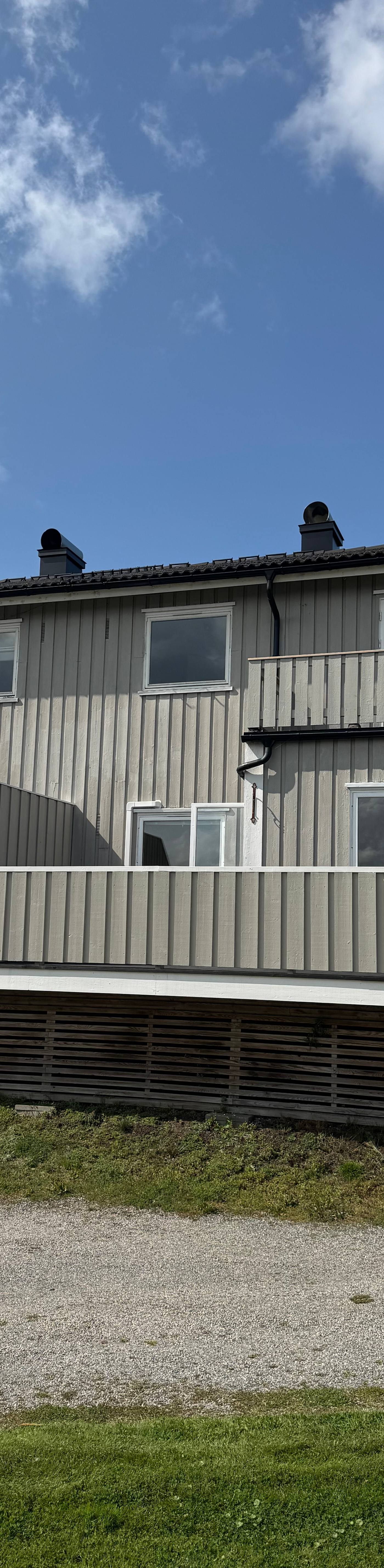 Halvpart av tomannsbolig til salgs - utleid på langtidskontrakt – bilde 1