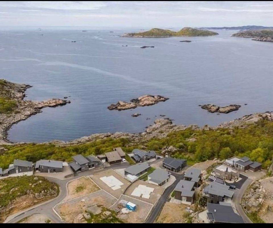 Investere i drømme hytter på Hausvikstranda i Lyngdal? Nå kan du sikre deg ditt eget investeringsobjekt ved sjøen i Lyngdal. Hytter på 50/​90 kvm for salg. En hytte er reservert🥳 – photo 2