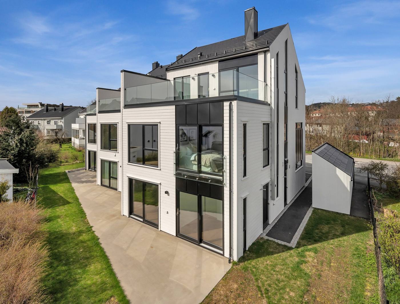 Investere i nyoppført bolig på Kongsgård Allé? Ditt Paradis presenterer nyoppført bolig klar til overlevering, levert av FT-bygg. – bilde 1