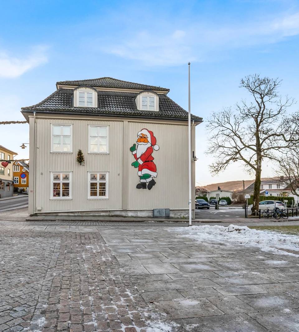 Drøbak sentrum – 2 næringslokaler ved Torget. Meget gode eksponering i 1.etasje. 4 parkeringsplasser. – bilde 2