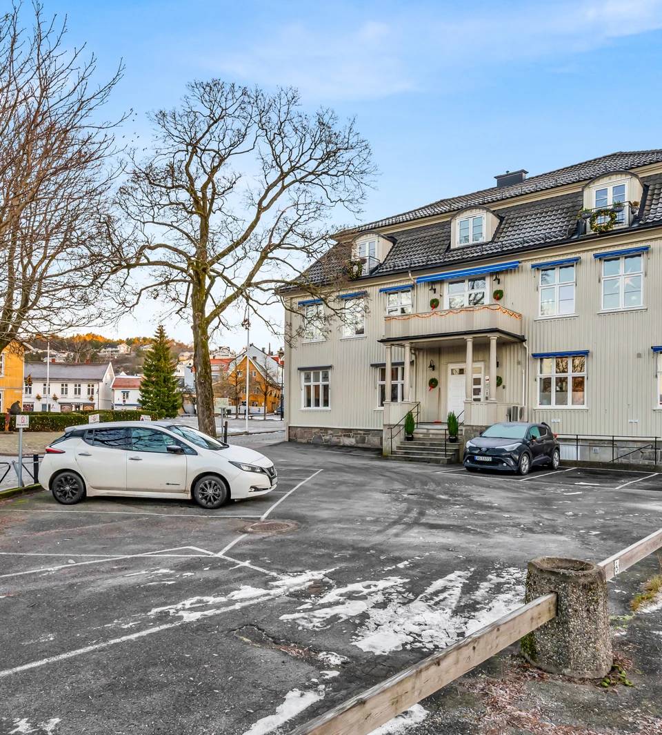 Drøbak sentrum – 2 næringslokaler ved Torget. Meget gode eksponering i 1.etasje. 4 parkeringsplasser. – bilde 3