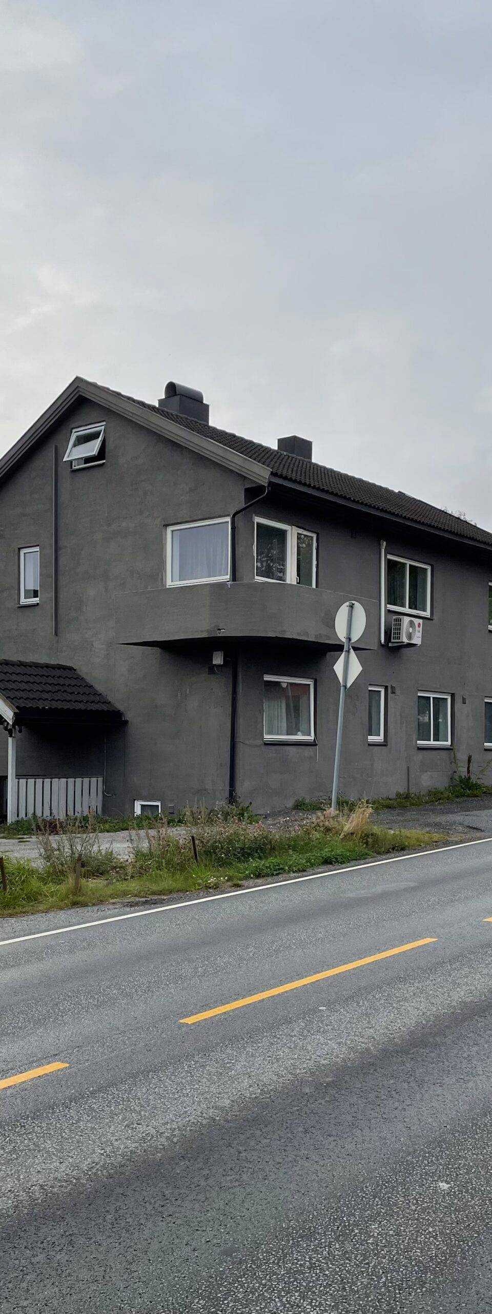 7 leiligheter selges, 876k leie/pr år. Takst 12.4m – bilde 2