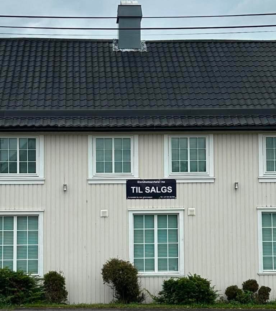 Kontorbygg med eget lagerbygg selges - Meget synlig og sentral eiendom – photo 2